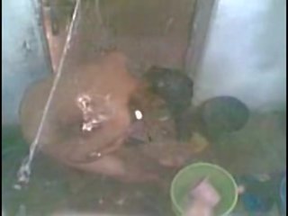 Volgende deur indisch bhabhi in douche mms