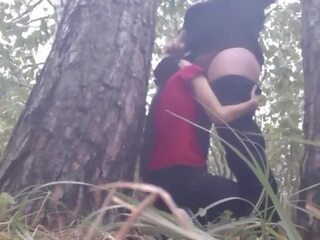 हम hid नीचे एक पेड से the रेन और हम था xxx फ़िल्म को रखना गरम - लेज़्बीयन illusion लड़कियों