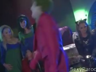 Joker fucks 2 šialené hotties v xxx paródia na batman
