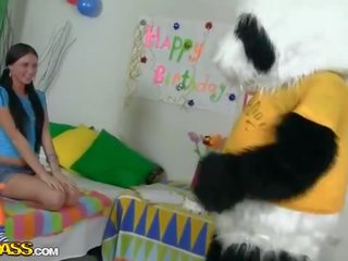 Hoy este alegre cariño convertido 18 y folla su panda película