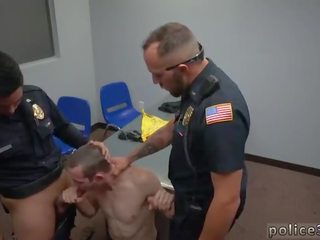 Fucked polícia dôstojník klip gejské prvý čas