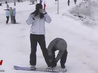 Aziāti pāris trakas snowboarding un seksuāls adventures filma