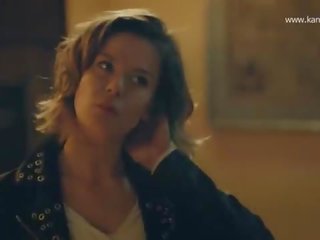 Burcu biricik x 定格の クリップ シーン から hayat sarkisi