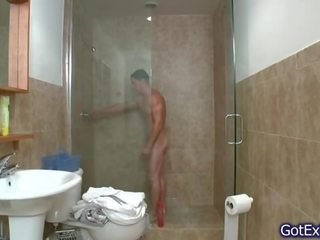 Favoloso muscoloso tipo segarsi sotto doccia