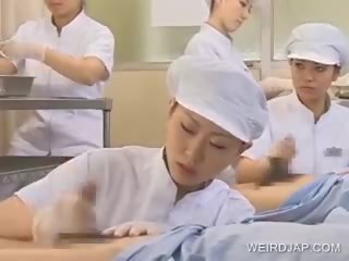 Japonesa enfermera trabajando peluda phallus