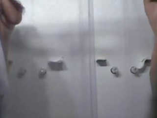 Jeune écolière hostel salle de bain caméra cachée