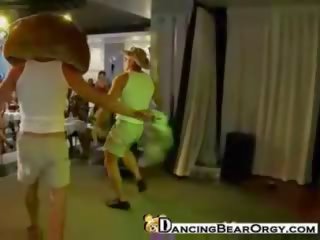 Tarian metokake strippers perform for desiring women